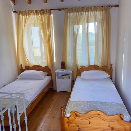 Giannis' House Villa Polichnitos Exterior photo