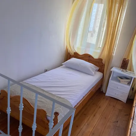 Giannis' House Villa Polichnitos Exterior photo