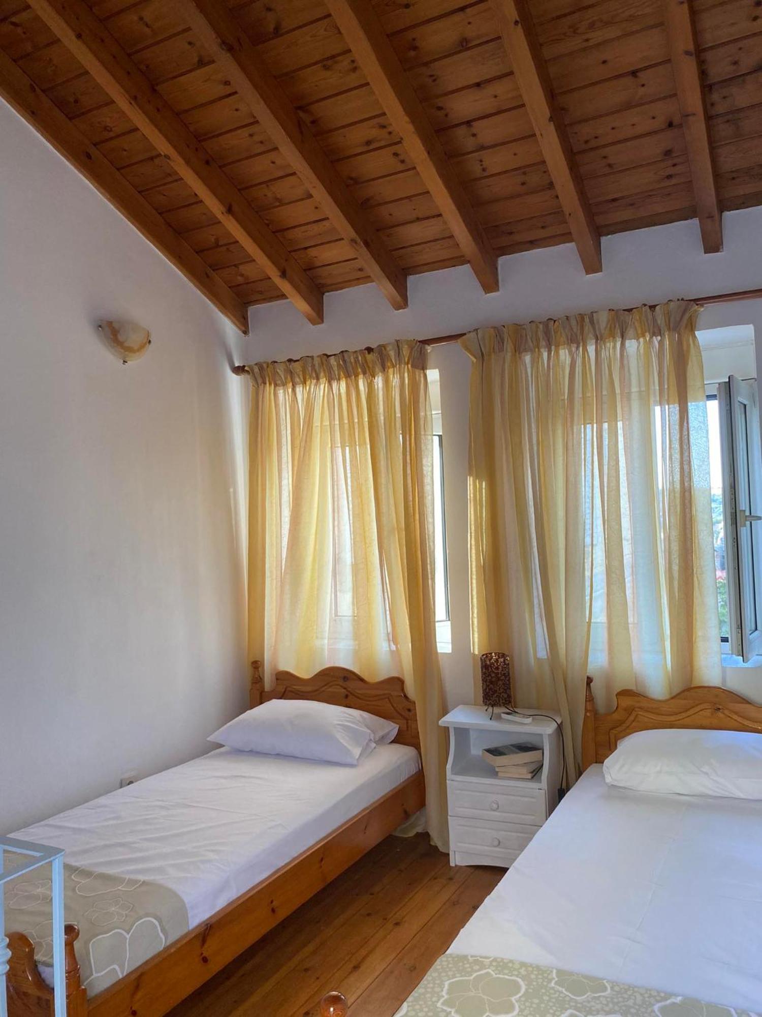 Giannis' House Holiday home Polichnitos