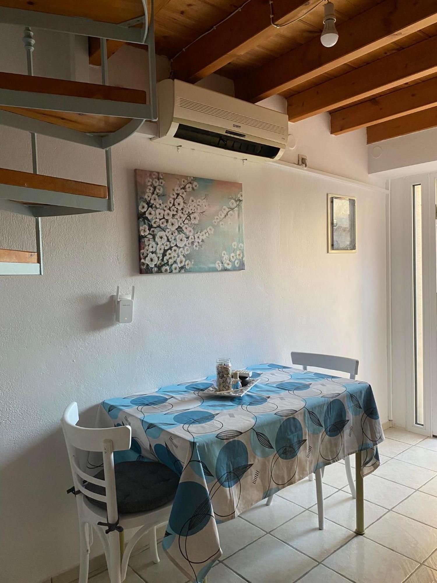 Giannis' House Polichnitos